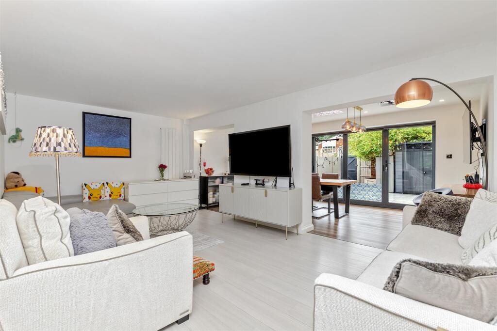 House in St Albans, Milehouse - View 2