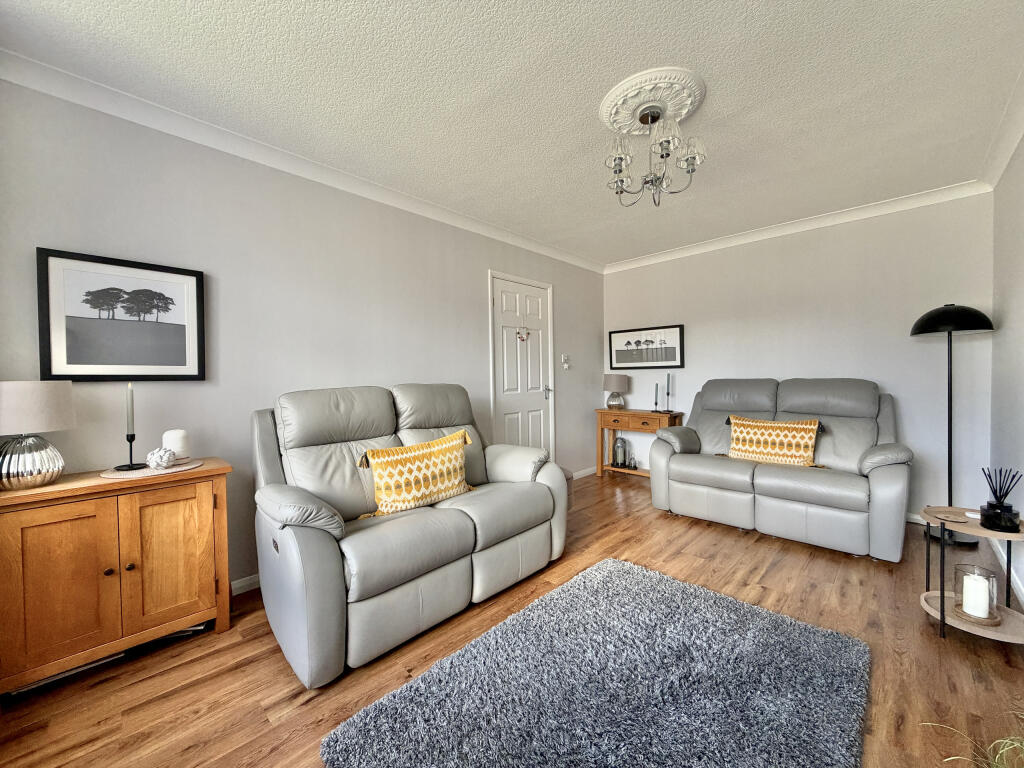 House in Wakefield, Crigglestone - View 5