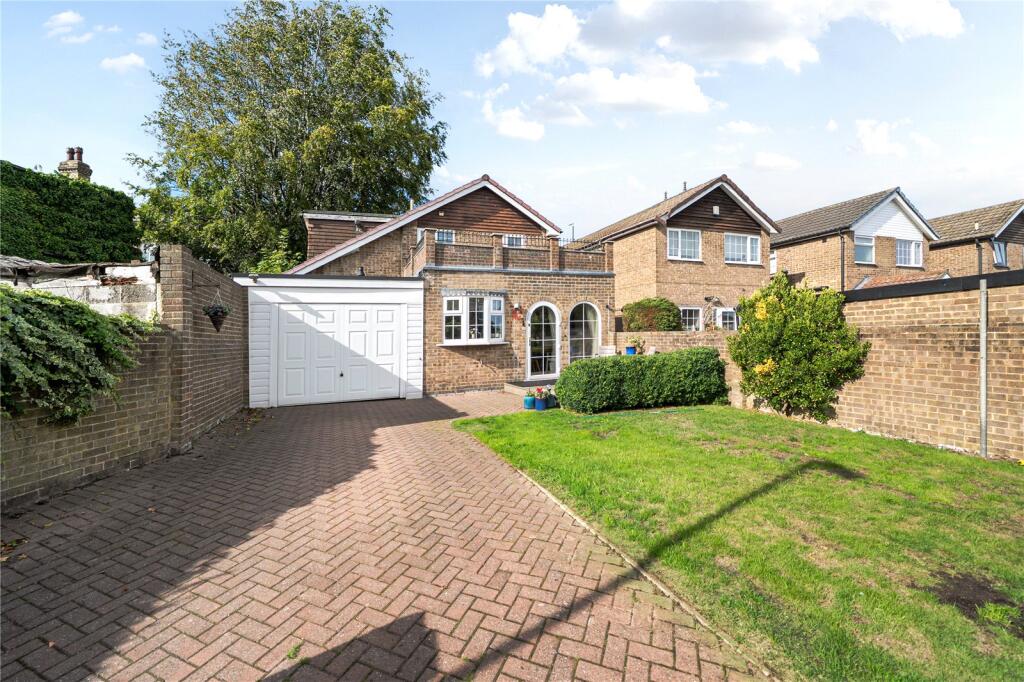 Main image of property: South Parade Close, Pudsey, West Yorkshire