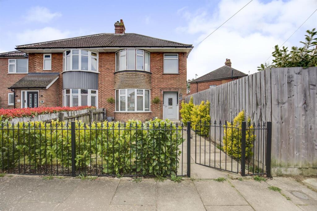 Main image of property: Cedarcroft Road, Ipswich