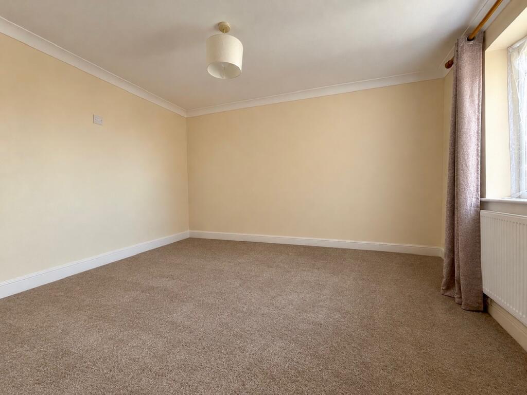 Apartment in Ryde, Weeks - View 5
