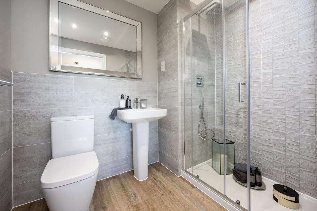 House in Crowthorne, Bracknell Forest - More