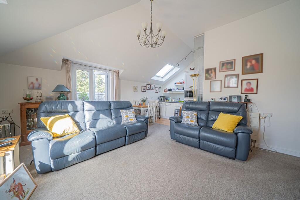 Apartment in Solihull, Balsall - View 4