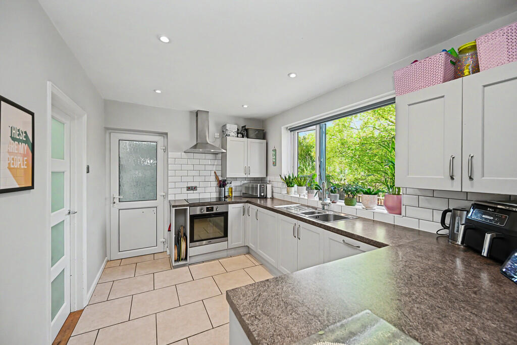 House in Rugby, Warwickshire - View 5