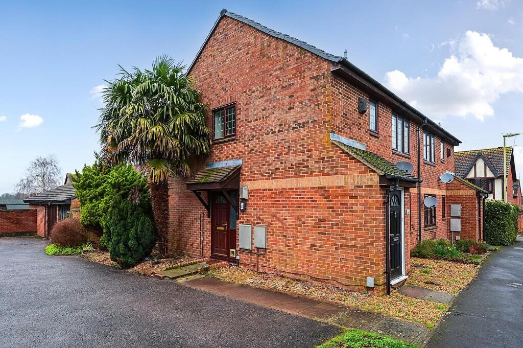 Main image of property: Ryves Avenue, Yateley, Hampshire, GU46