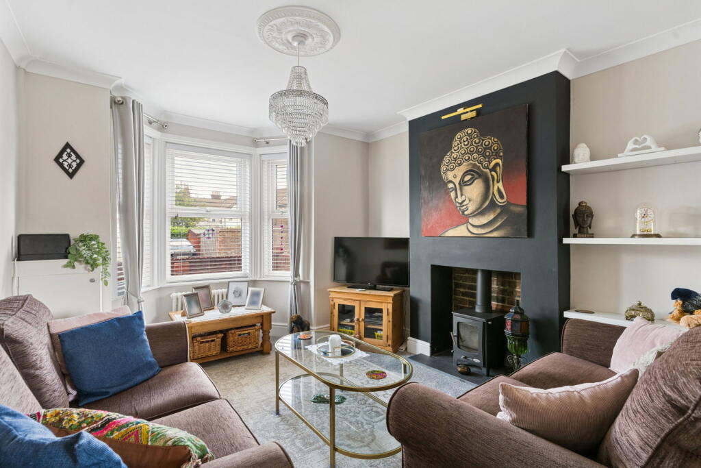House in Dunstable, Central Bedfordshire - View 2