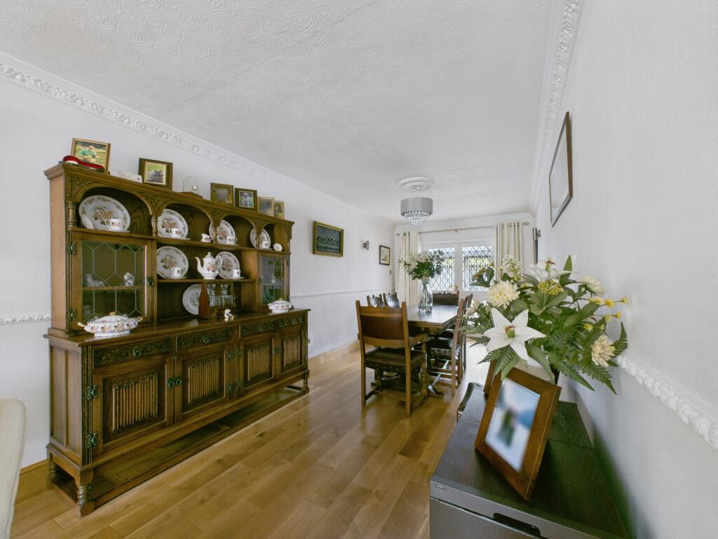 Yew Tree Avenue, Ockbrook photo 3