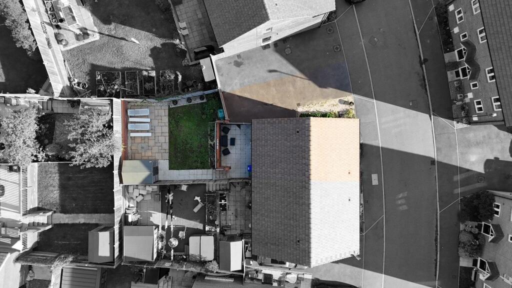 House in Redhill - View 4