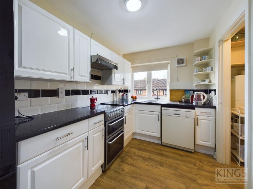 Apartment in Hatfield, Hilltop - View 3