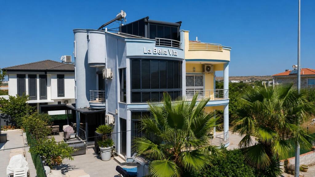 Main image of property: Aydin, Didim, Altinkum