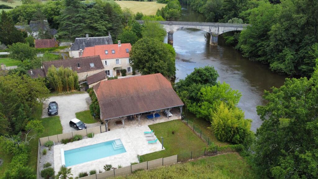Main image of property: CONDAT-SUR-VEZERE