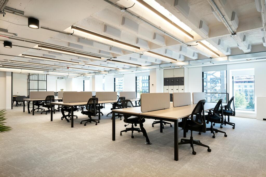 5th Floor Fitted