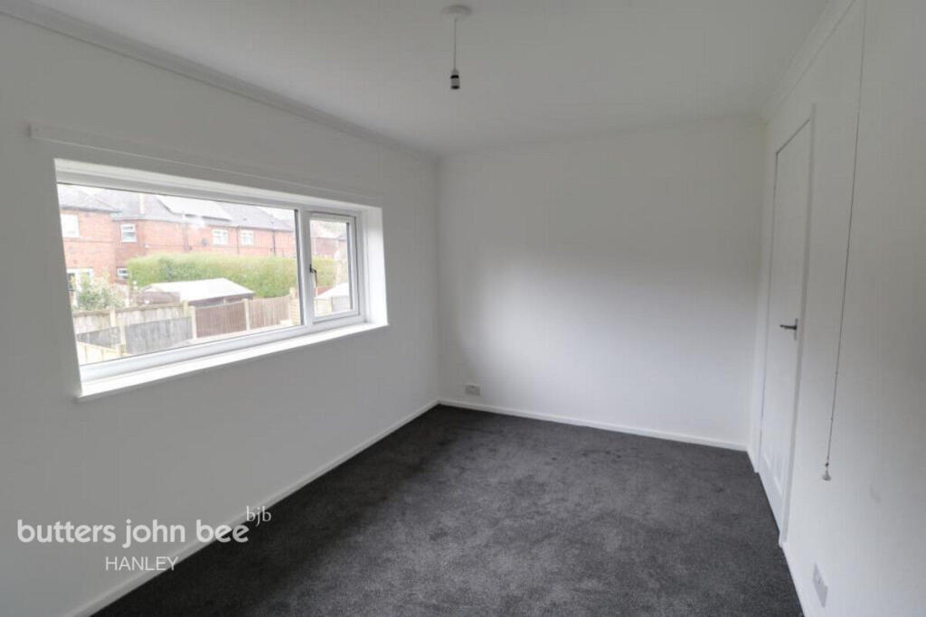 House in Stoke-on-Trent, Eaton Park - More