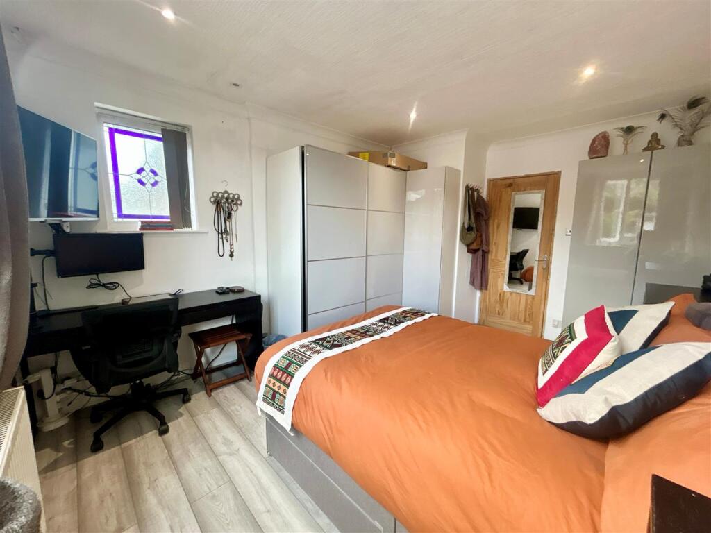 House in Stockport, Heald Green - View 5