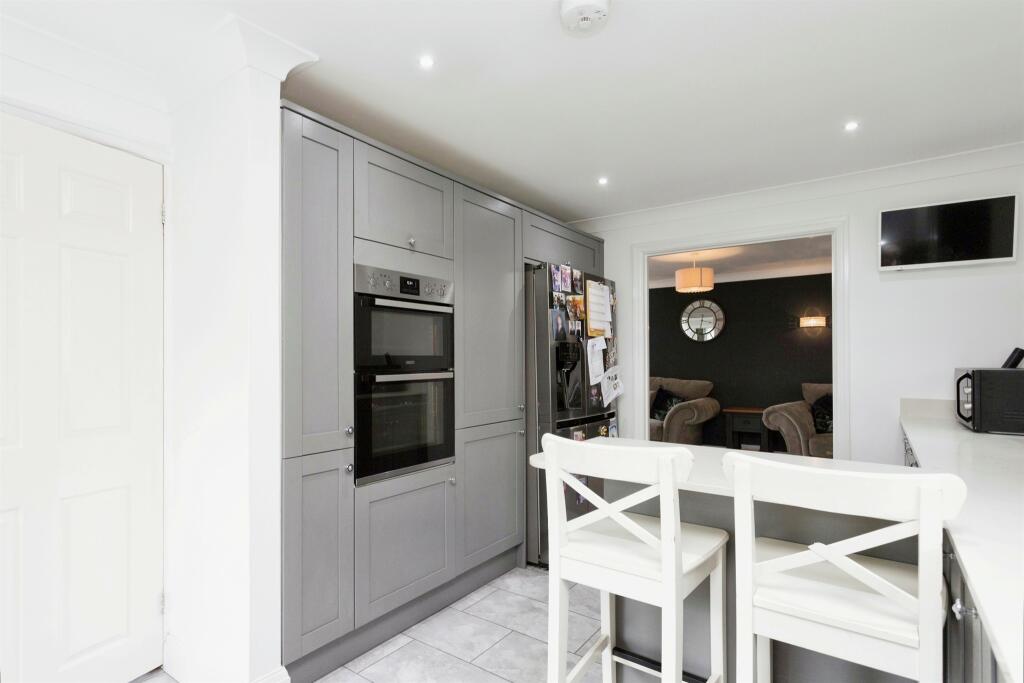 Brookview, Copthorne, Crawley photo 4