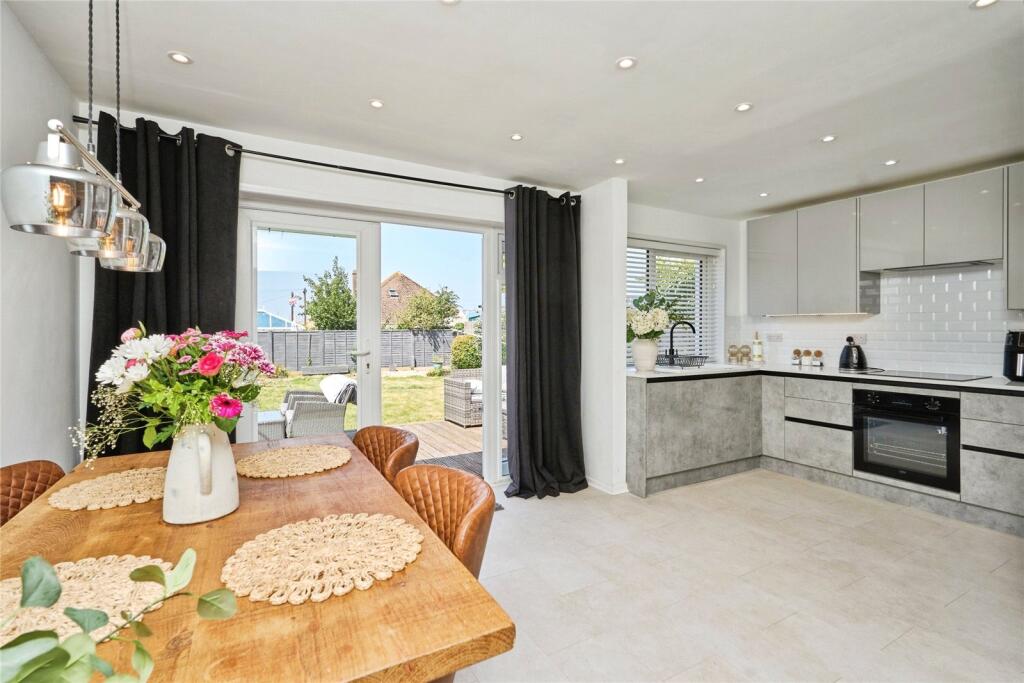 House in Cowes, Isle of Wight - View 3