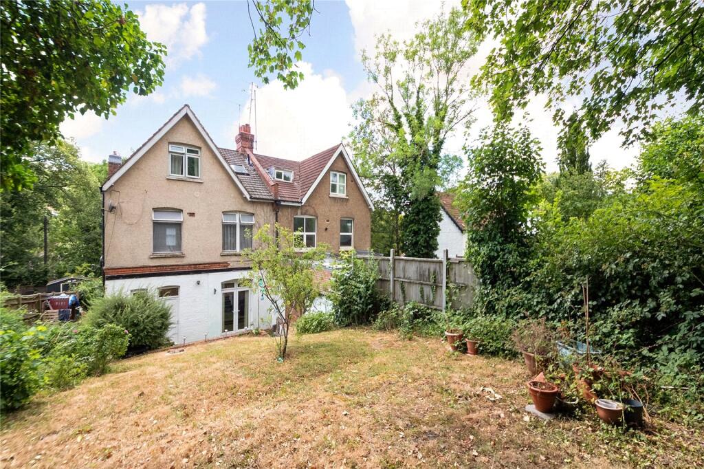 Apartment in Purley - More