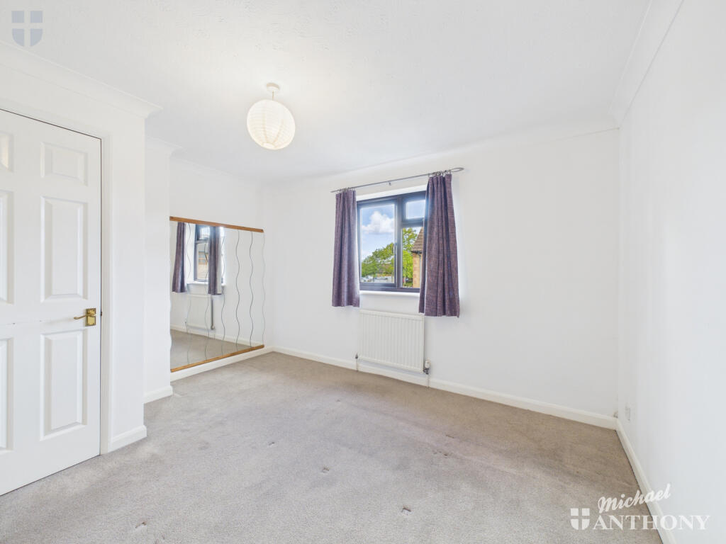House in Stoke Mandeville, Buckinghamshire - View 5