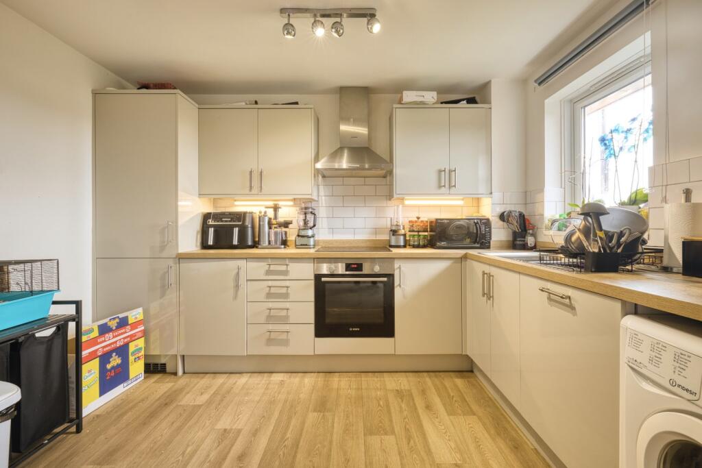 Apartment in Canterbury - View 3