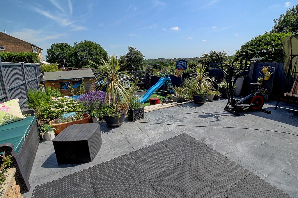 House in Nuneaton and Bedworth, Grove Farm, Galley Common - View 4
