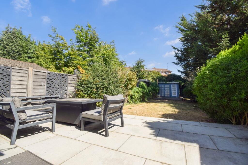 House in Slough, Burnham - View 5
