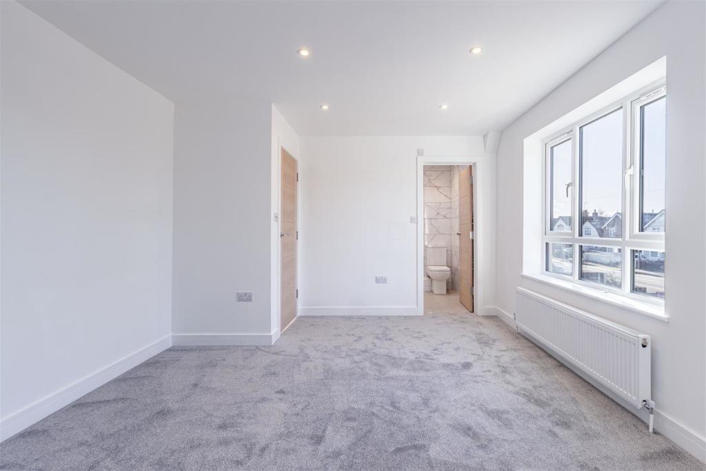 House in Runnymede, Surrey - View 5