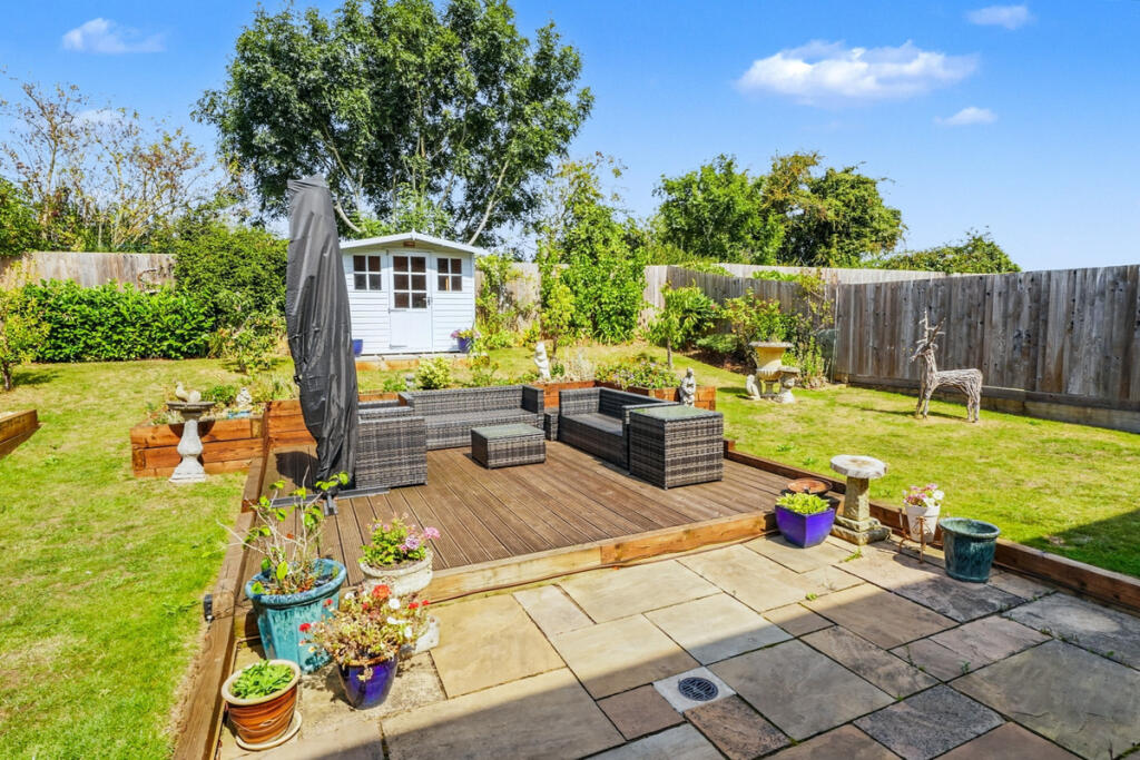 Cleavers View, Earls Barton, Northampton, NN6 0FR photo 3