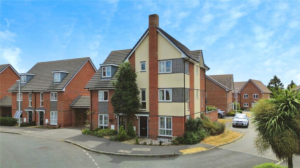 Main image of property: Fullbrook Avenue, Spencers Wood, Reading, Berkshire, RG7