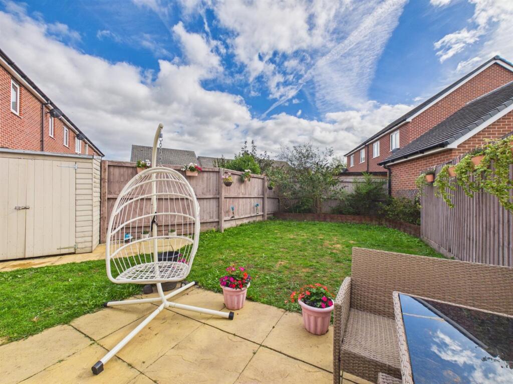 Arnfield Drive, Hilton, Derby photo 4
