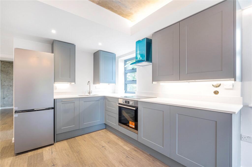 Apartment in London - More