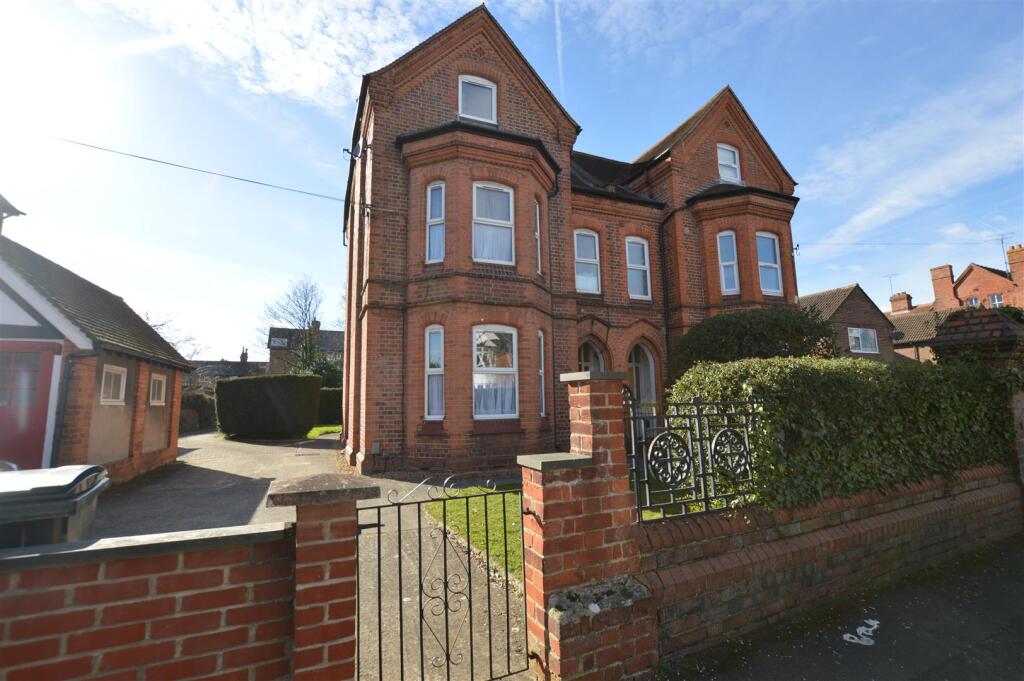 Main image of property: Hamilton Road, Reading