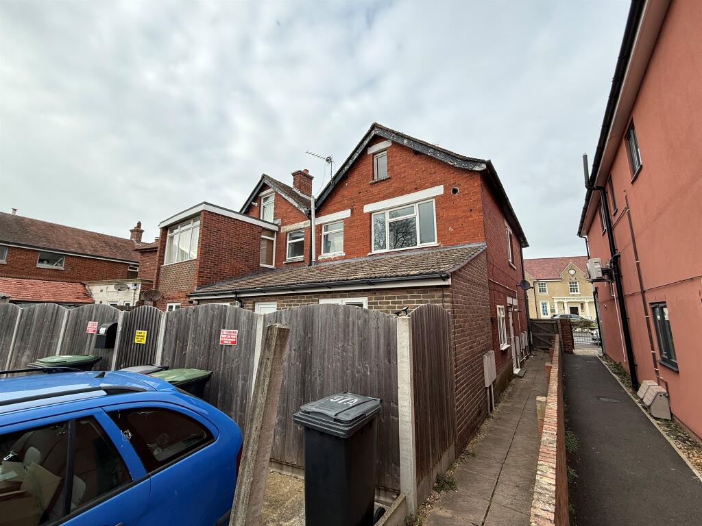 Bury Road, Gosport photo 3