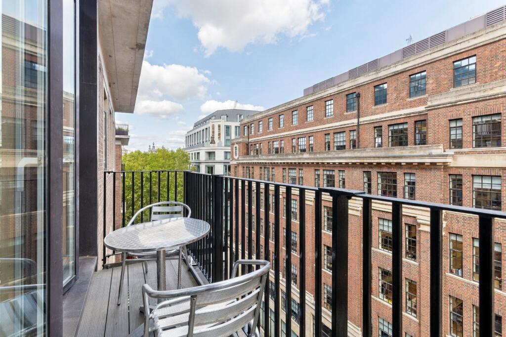 Apartment in London, City of Westminster - More