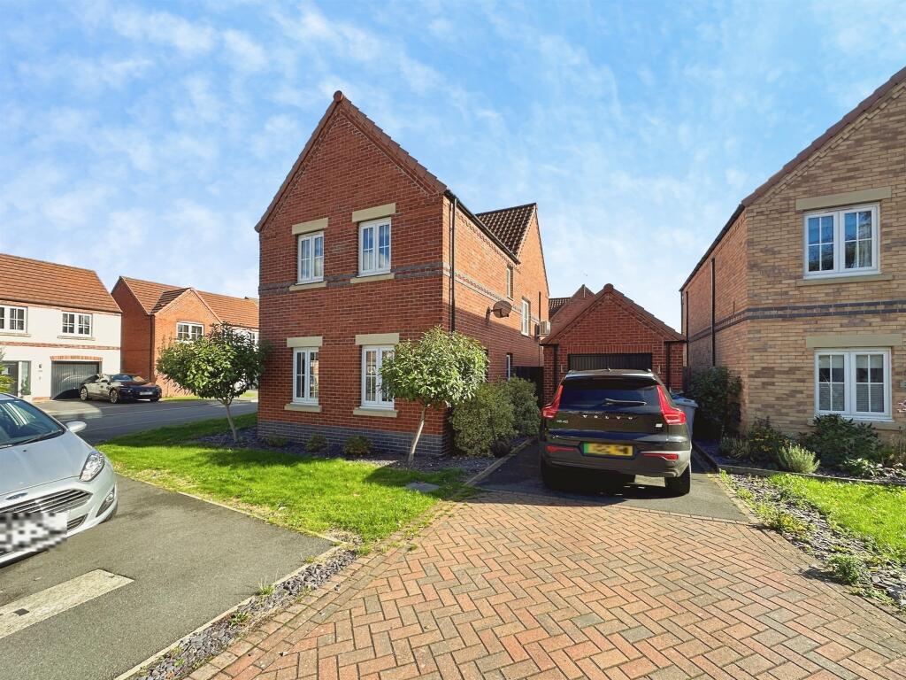 Kingfisher Way, Ollerton, Newark photo 3