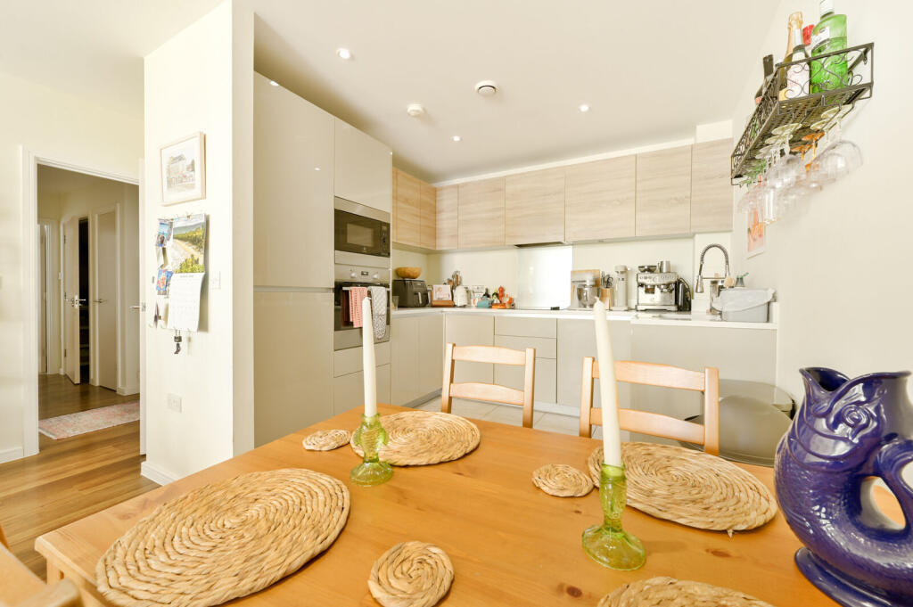 Apartment in London - View 3