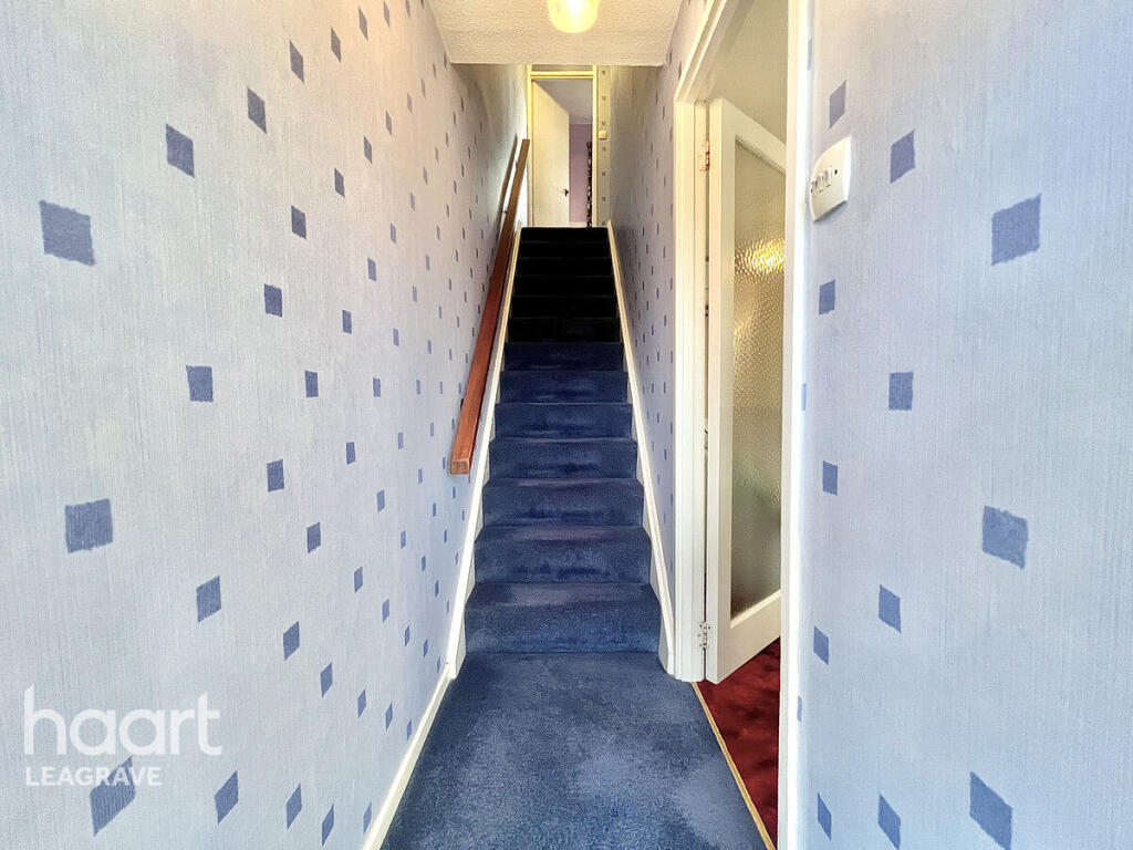 High Beech Road, Luton photo 2