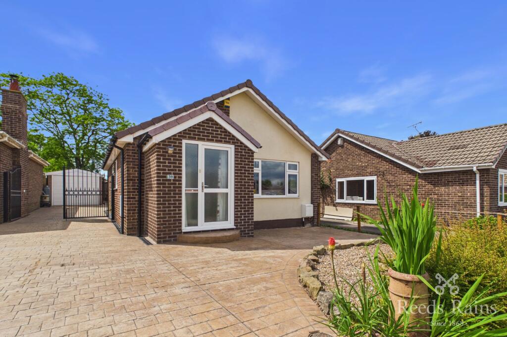 Main image of property: Hawthorne Avenue, South Anston, Sheffield, South Yorkshire, S25