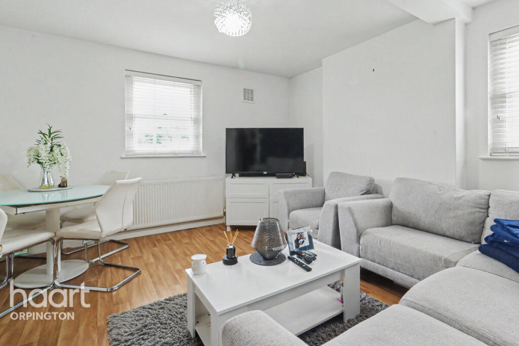 Apartment in Orpington, Broom Hill, Goddington - View 3