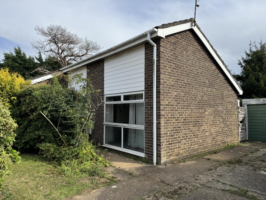 47 Old Vicarage Park, Narborough, King's Lynn PE32 1TH photo 3