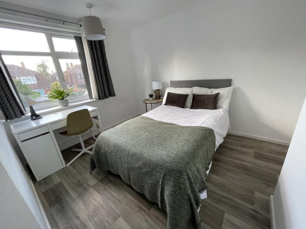 House in Worcester - View 3