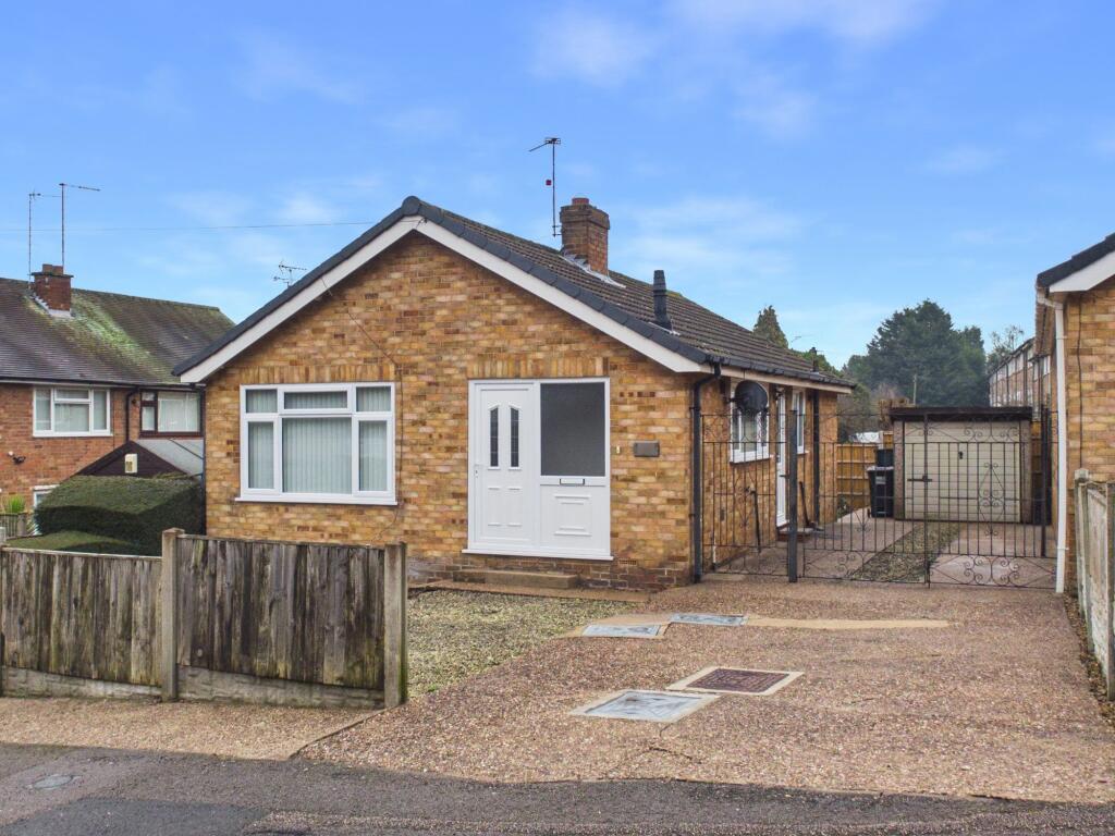 2-bed detached on Freda Avenue, Gedling, Nottingham, £240,000