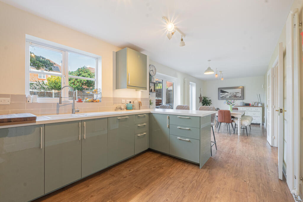 House in Worcester - View 4