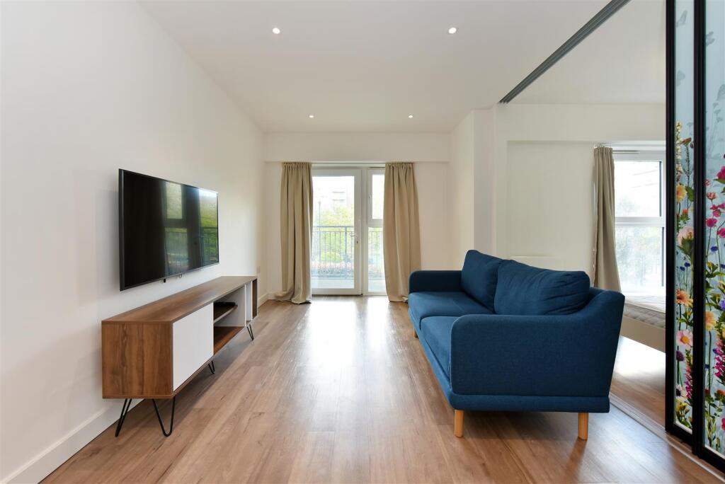 Main image of property: 15 Beaufort Square, London