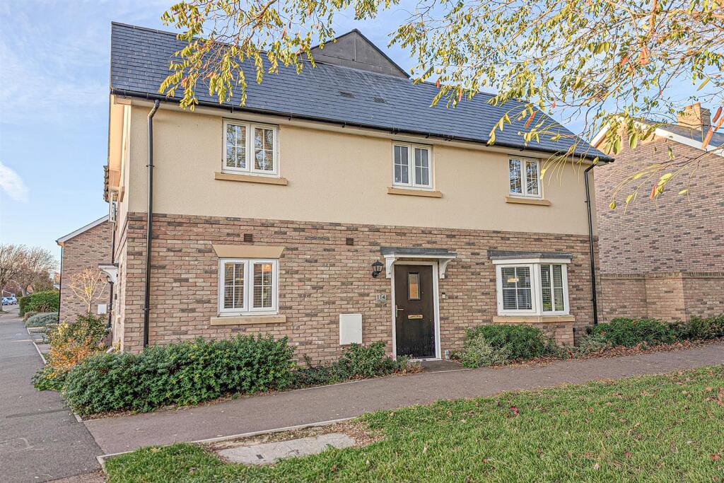 Main image of property: 114, Valley Way, Newmarket, Suffolk, CB8 0QQ