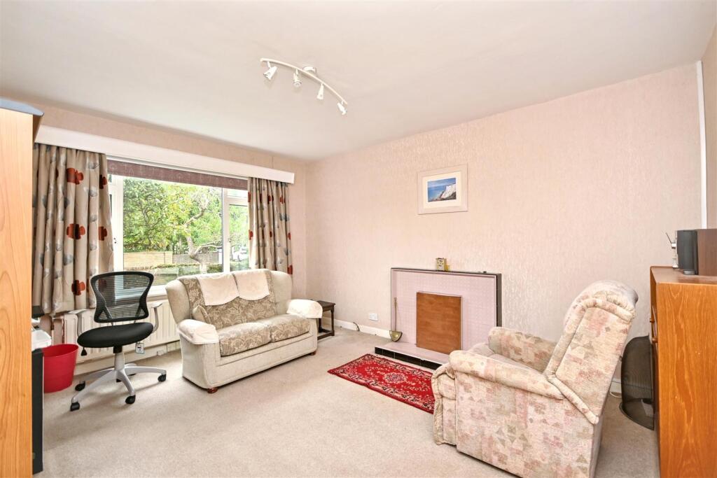 House in Brighton - More