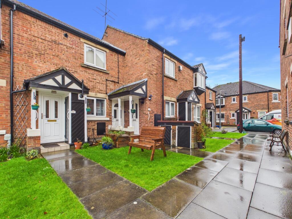 Main image of property: Applegarth Mews, Crescent Street, Cottingham, HU16 5SS