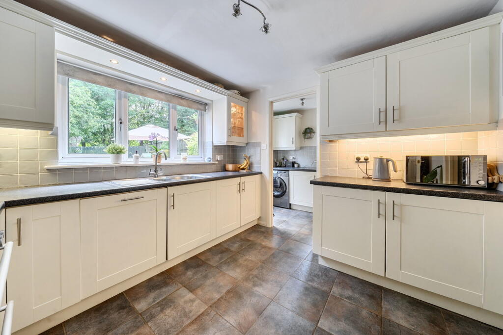 Whitestones Basingstoke RG22 4QY - View 4