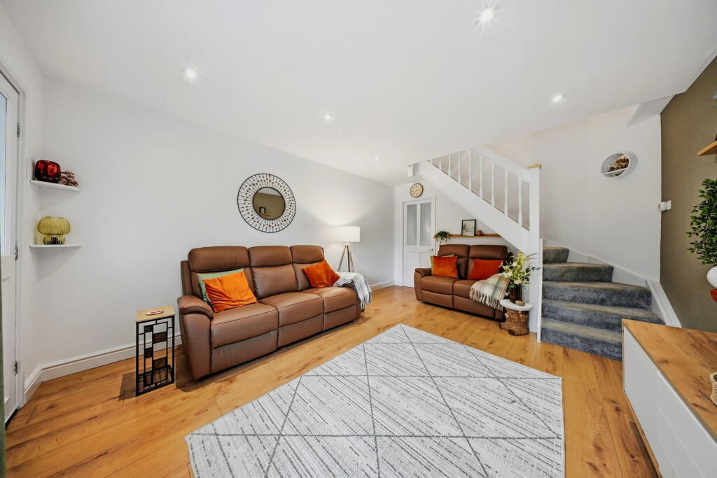 House in Salford, Greater Manchester - View 5