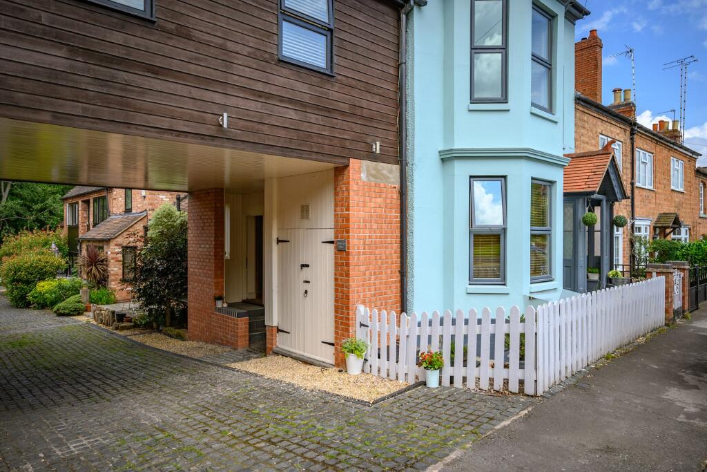 Main image of property: School Lane, Kenilworth, CV8