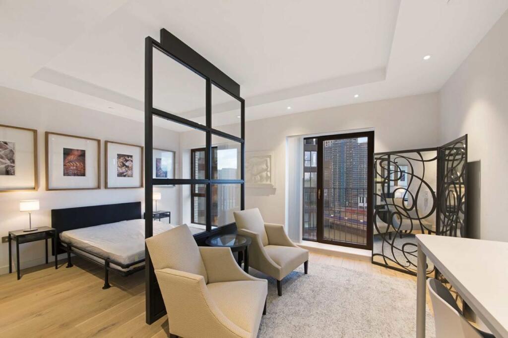 Main image of property: Botanic Square, London City Island